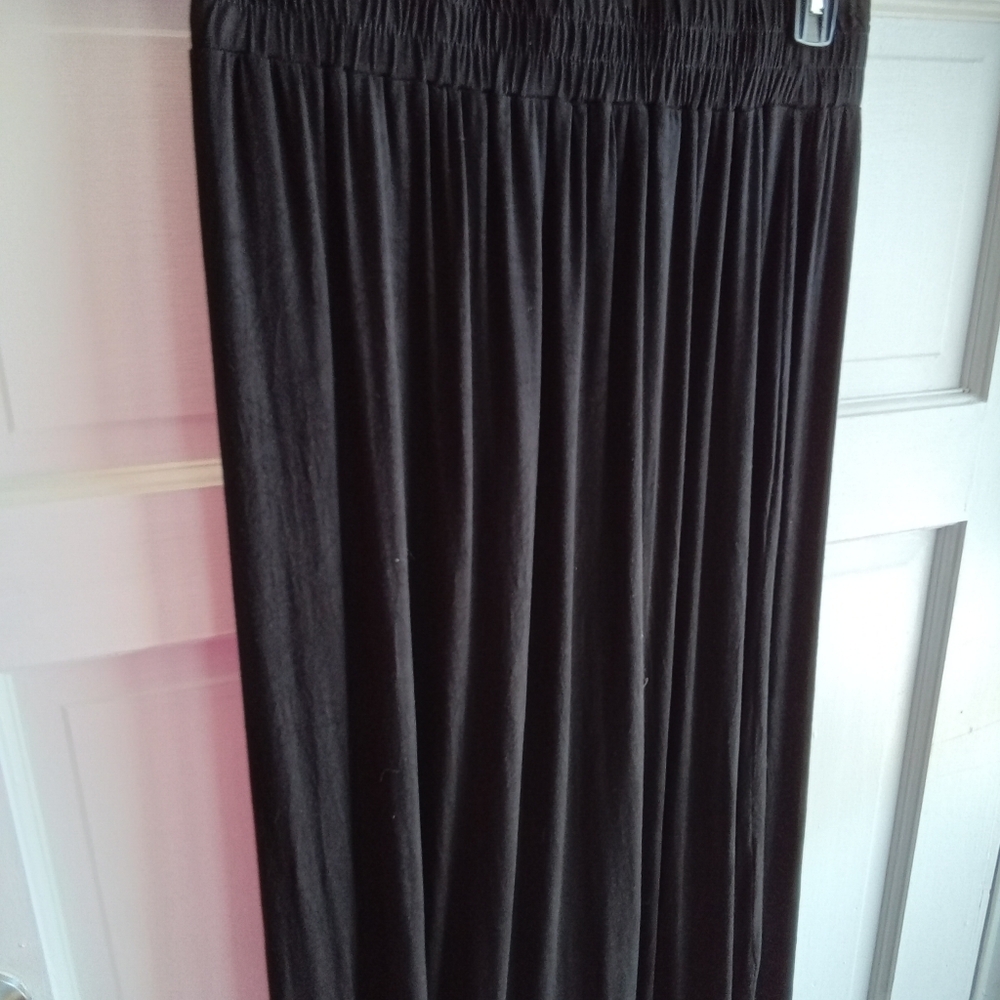Dana Buchman Long Black Elegant Women's Skirt Maxi Size M. Comfort Waist